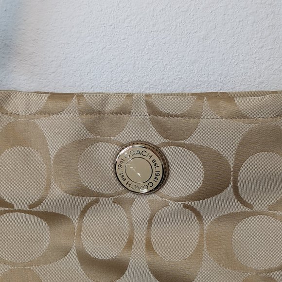 Coach purse/bag crossbody medium size - Picture 3 of 7